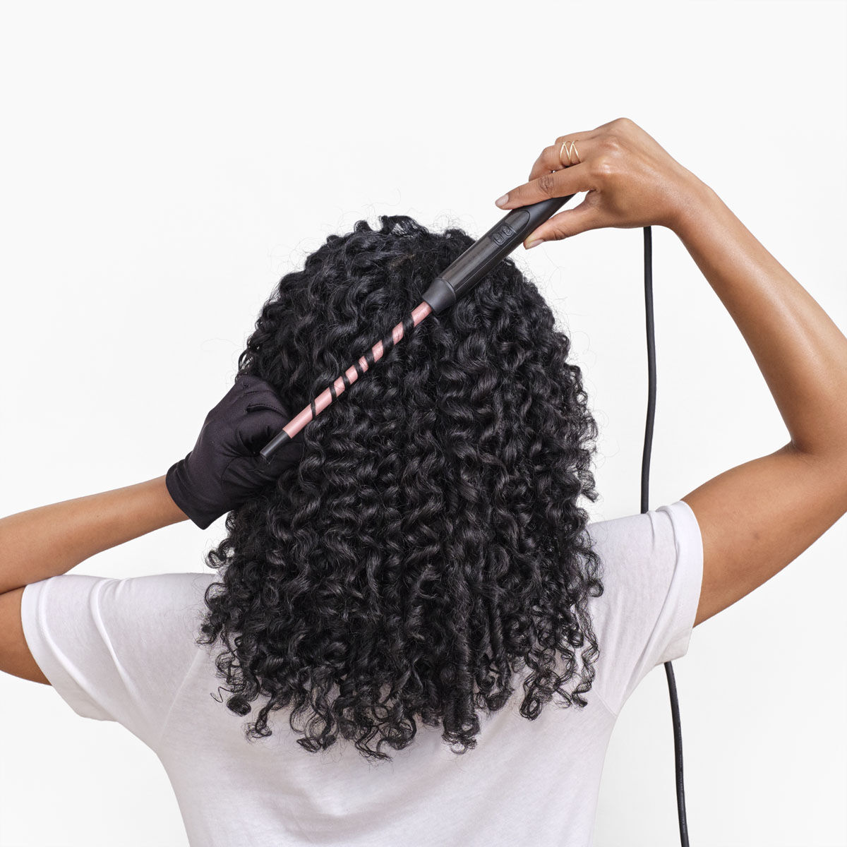 Lok&oacute;wka Rose Quartz Tight Curls Wand w użyciu